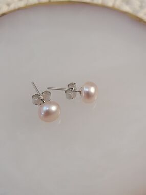7mm Pink Freshwater Pearl Stud Earrings 925 Sterling Silver NWOT